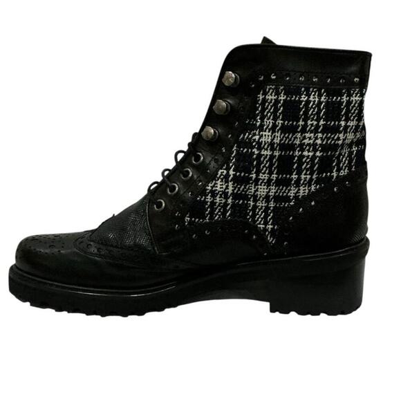 Stuart Weitzman Rare Women’s Brogue Ankle Boots Black Plaid Lace-Up Size 8 - Picture 4 of 12